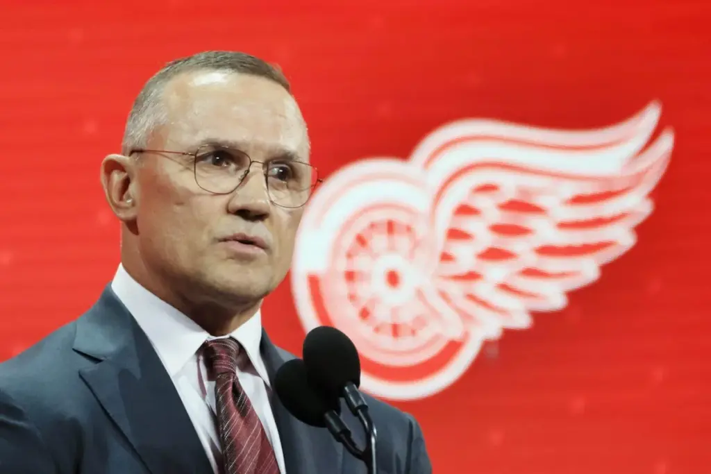 Steve Yzerman abruptly steps down as Red Wings GM