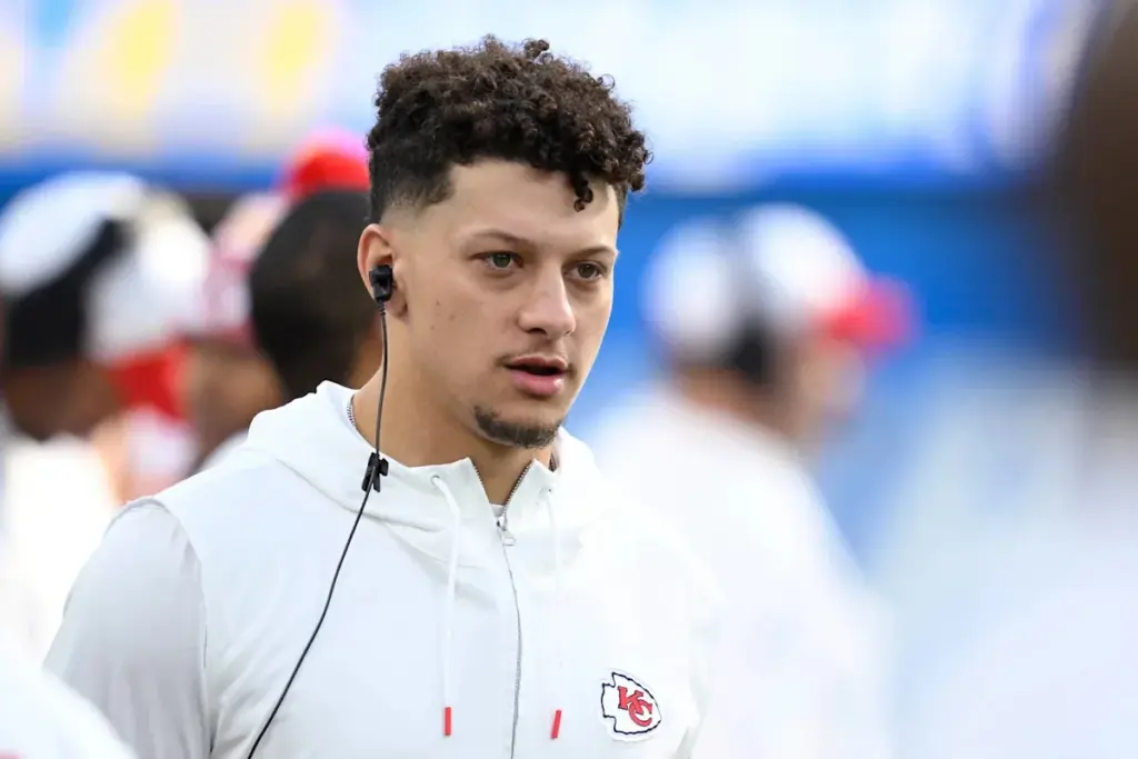 Patrick Mahomes consulted with Tom Brady, others during the rehab process - NBC Sports