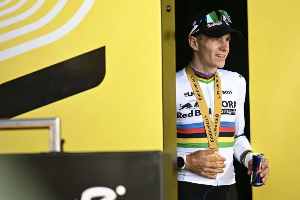 Tour de France 2026: Evenepoel wins stage 16 time trial but Lipowitz crashes out – live