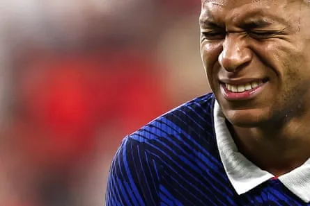 Kylian Mbappé reacts